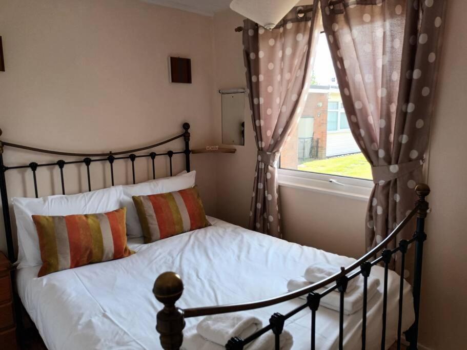Homely 2 Bed On Popular Sunbeach Holiday Village- 5Min Walk To Beach, Near Great Yarmouth & Norfolk Broads Scratby Eksteriør billede